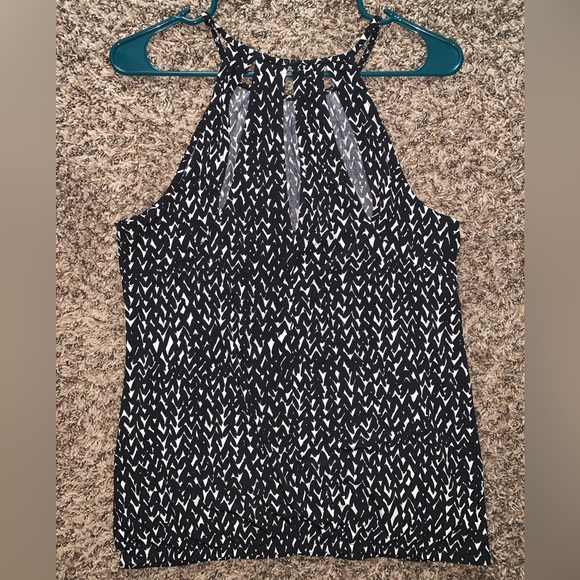 Express Patterned Tank Top - Picture 2 of 2